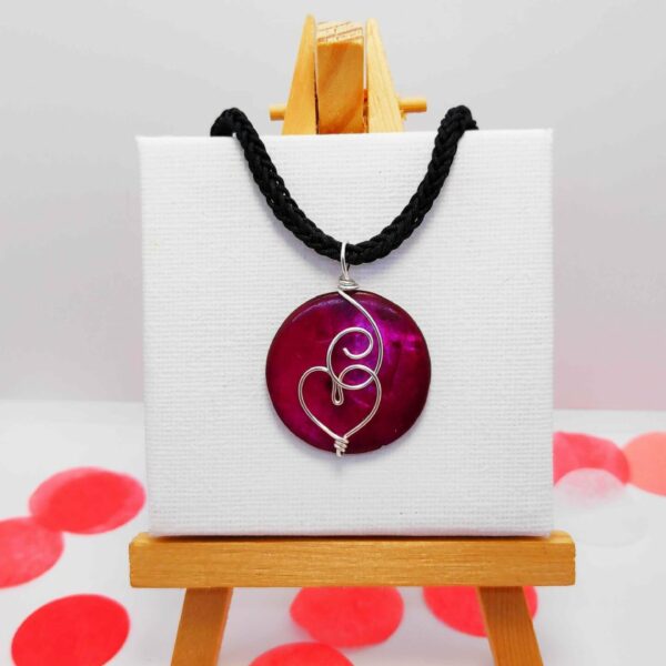 Pendentif coeur sur perle de nacre